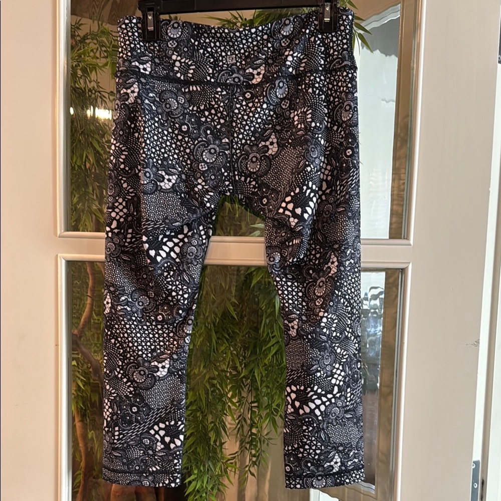 lululemon Patterned capri - Picture 4 of 4